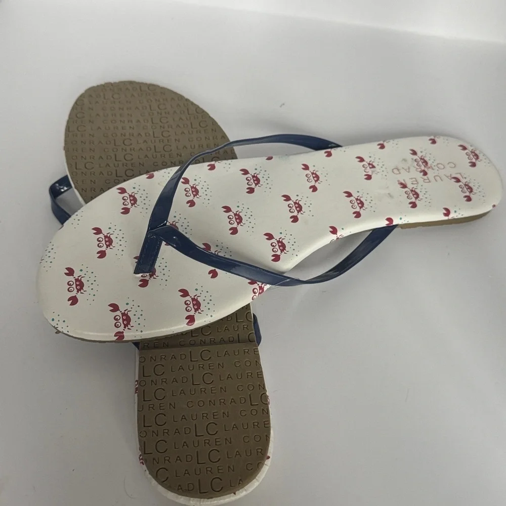 Lauren  Conrad crab pattern flip flops